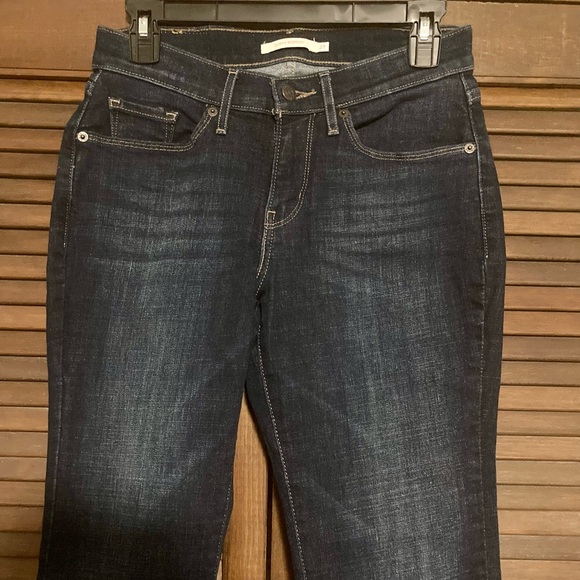 Levi’s Curvy Bootcut Size 4/27 Dark Wash Jeans - Picture 6 of 9